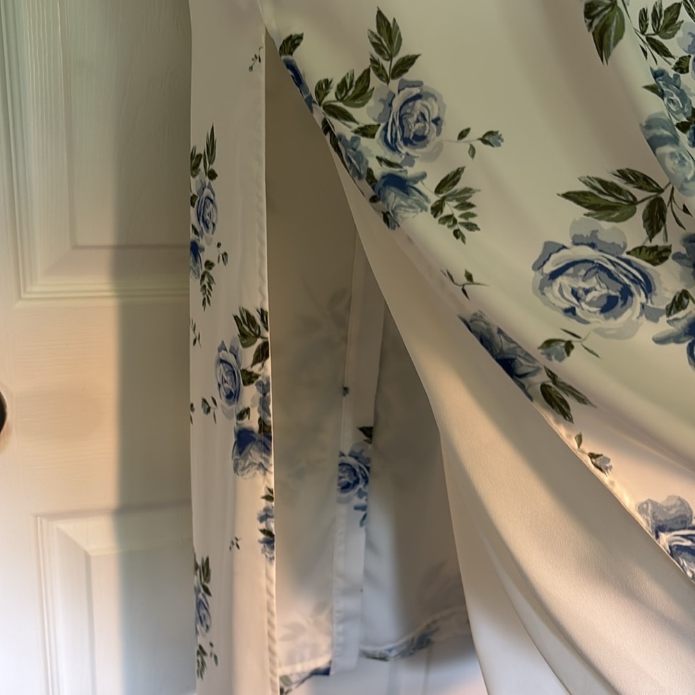 L'Academie Cream and Blue Floral dress sz Medium - Picture 10 of 11